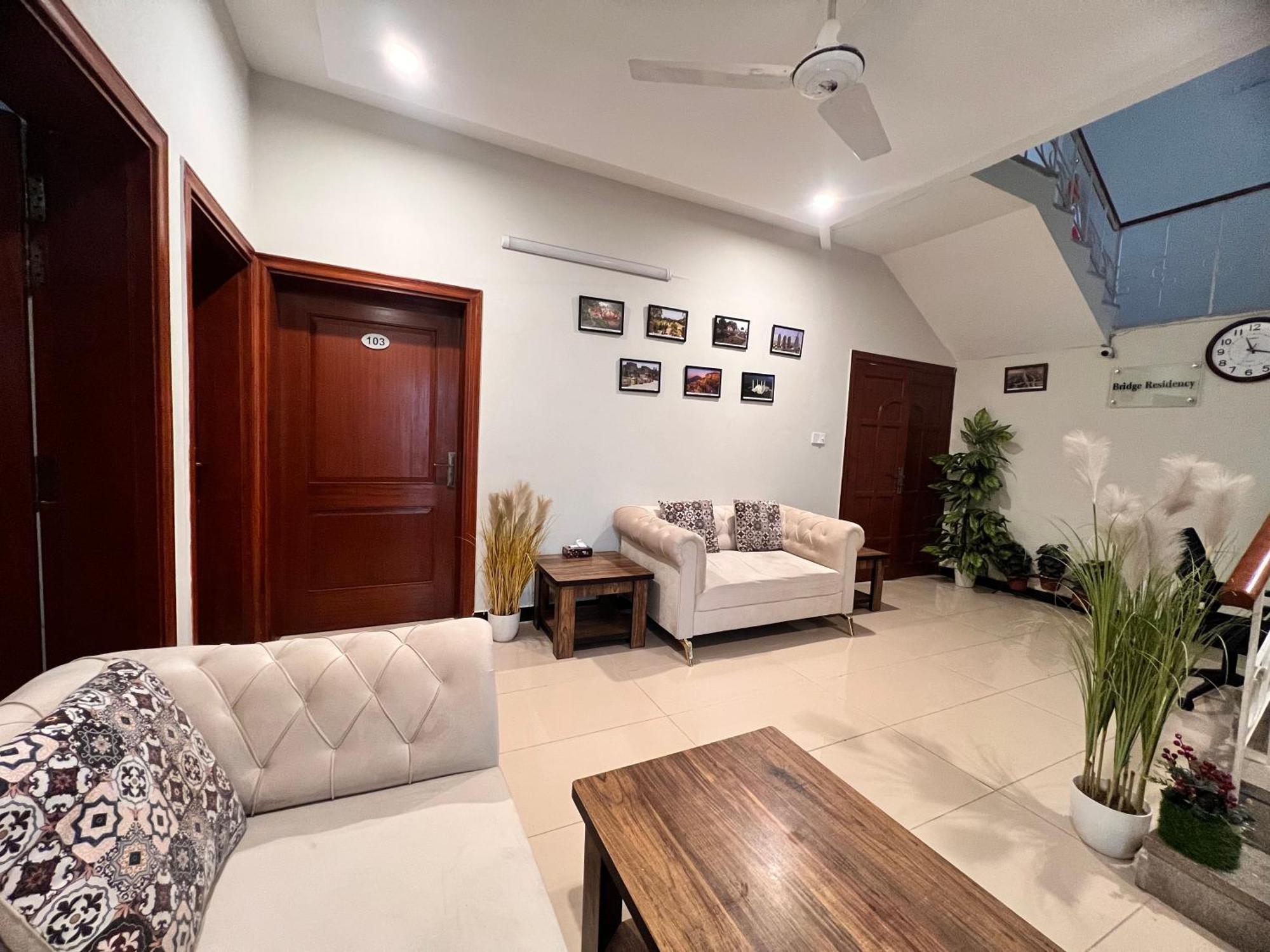 Bridge Residency-1, Sector F-6 Исламабад Екстериор снимка